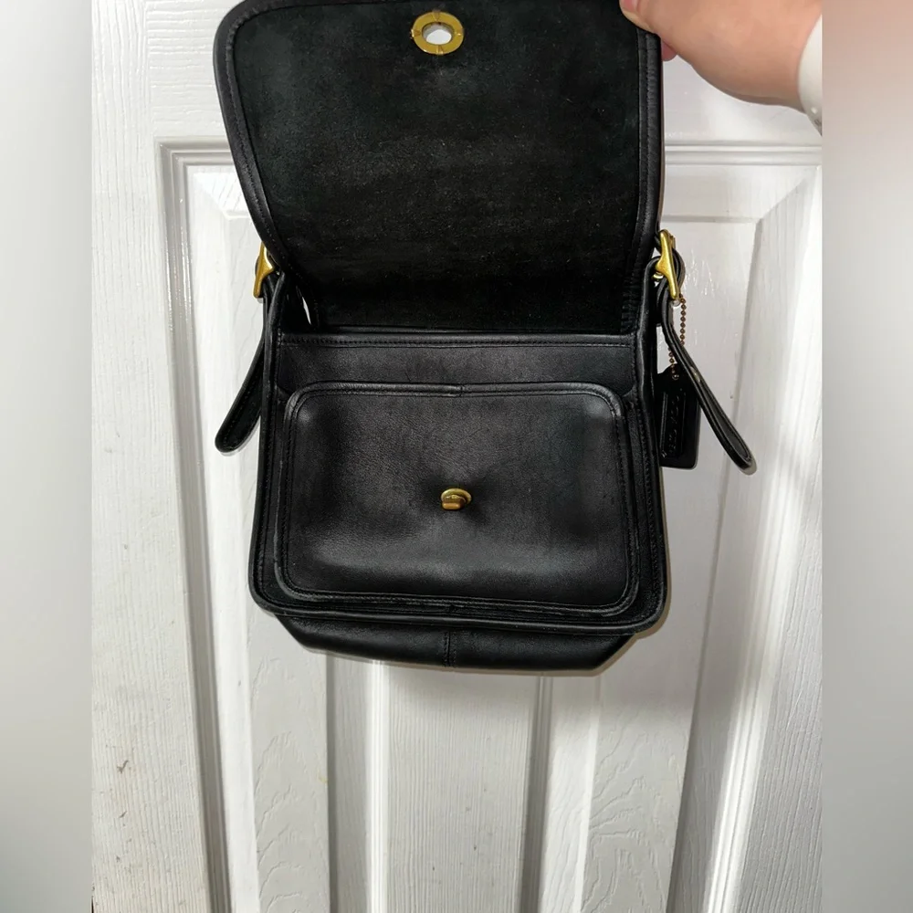 VINTAGE COACH!!! MINT CONDITION!!! - Picture 5 of 11